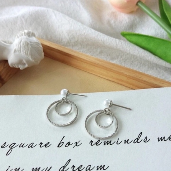 Earrings - Picture 2 of 2